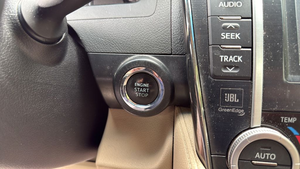 Used 2012 Toyota Camry XLE FWD image 25