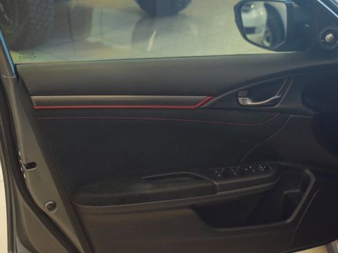 Used 2018 Honda Civic Type R image 45