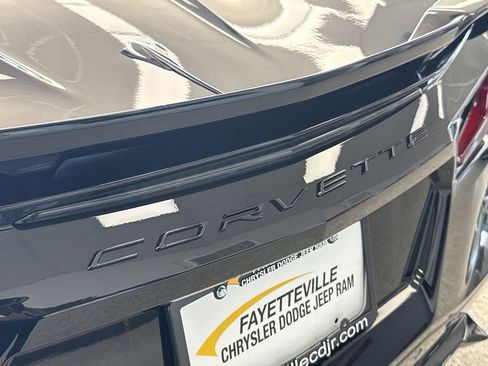 Used 2021 Chevrolet Corvette Stingray Premium Conv w/ Z51 Performance Package RWD image 37