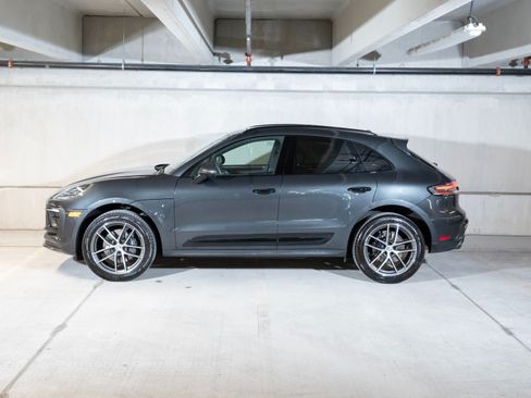 Certified 2026 Porsche Macan AWD/4WD image 2