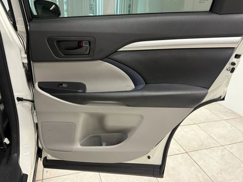 Used 2017 Toyota Highlander Plus image 22
