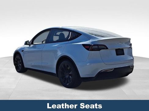 Used 2022 Tesla Model Y Long Range image 5