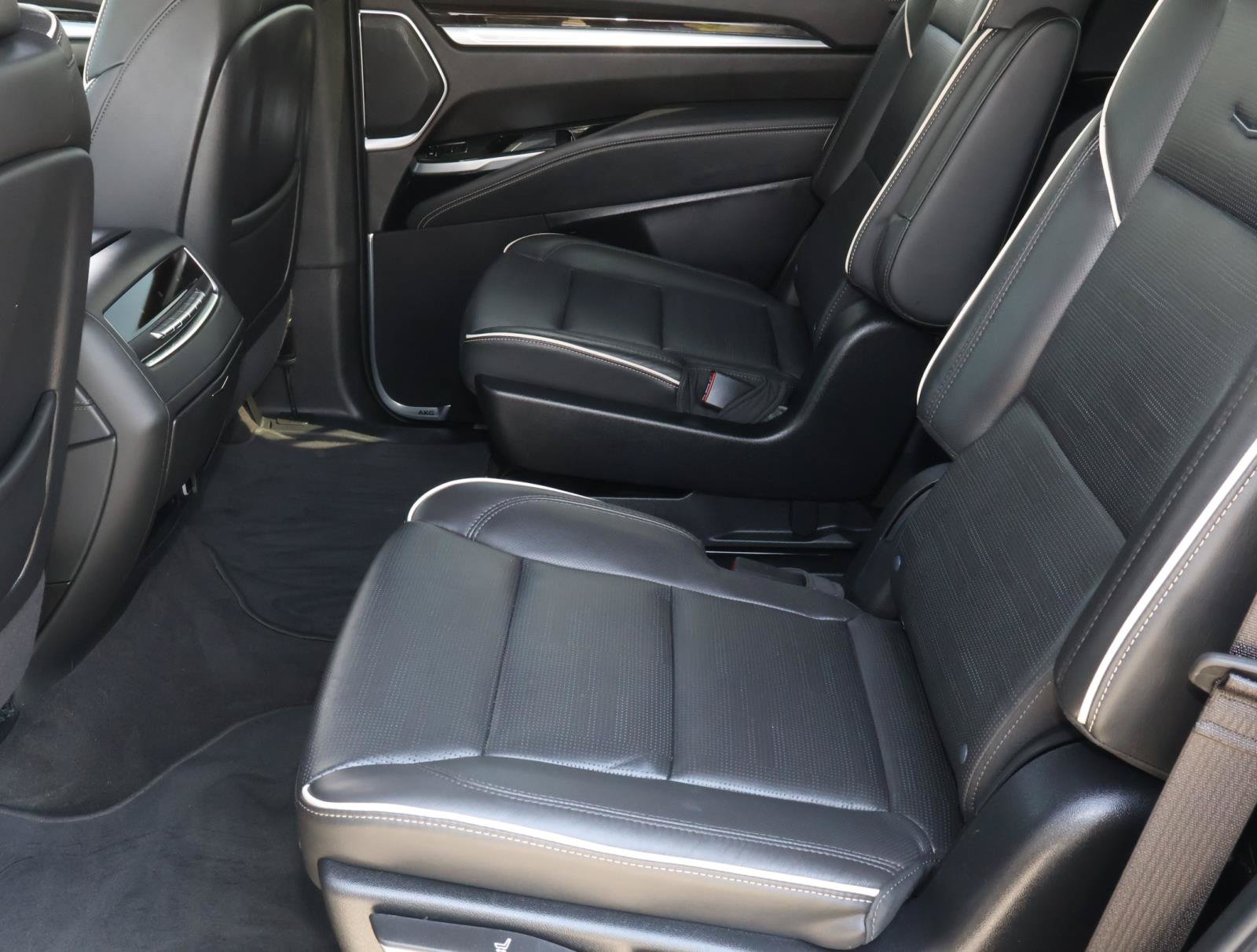 Used 2026 Cadillac Escalade Luxury AWD/4WD image 28