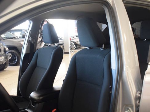 Used 2017 Toyota RAV4 LE w/ Carpet Mat Package AWD/4WD image 35