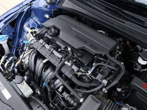 Used 2025 Hyundai Elantra SEL image 9