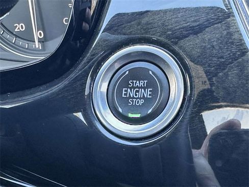 Used 2020 Cadillac XT6 Premium Luxury image 39