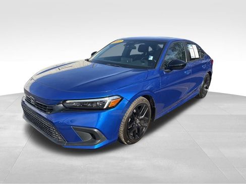 Used 2023 Honda Civic Sport image 3