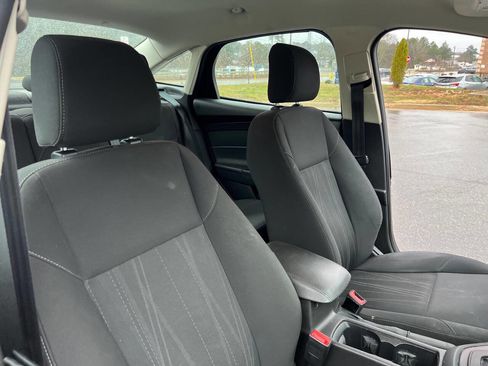Used 2016 Ford Focus SE w/ Reverse Sensing Package image 21