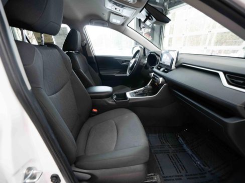 Used 2024 Toyota RAV4 XLE image 27
