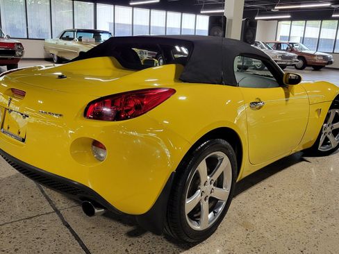 Used 2007 Pontiac Solstice Convertible w/ Premium Package RWD image 35