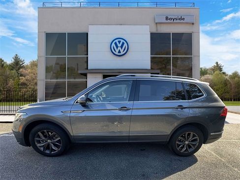 Used 2022 Volkswagen Tiguan SE image 6