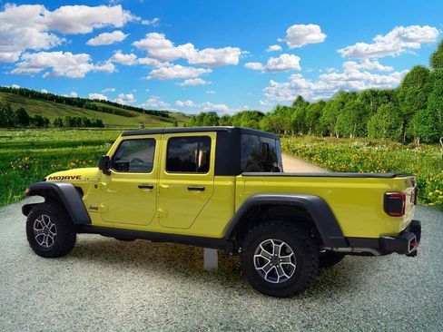 Used 2024 Jeep Gladiator Mojave w/ Technology Group AWD/4WD image 4