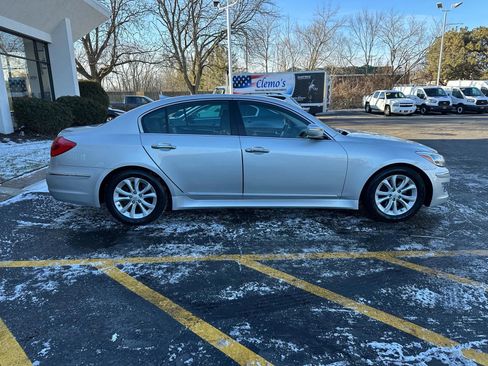 Used 2012 Hyundai Genesis 3.8 image 8