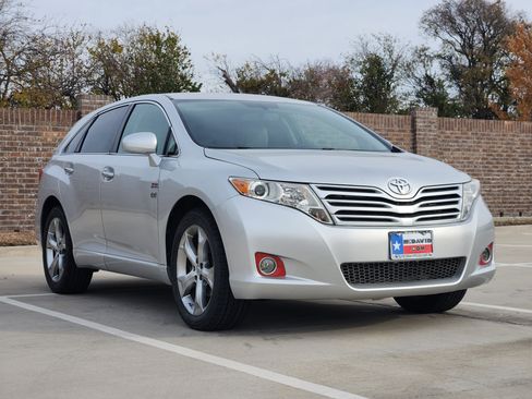 Used 2010 Toyota Venza Base image 4