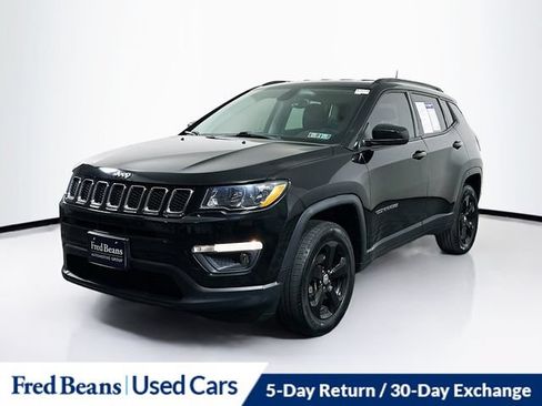Used 2018 Jeep Compass Latitude w/ Popular Equipment Group AWD/4WD image 3