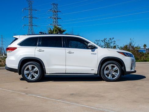 Used 2018 Toyota Highlander Limited image 4