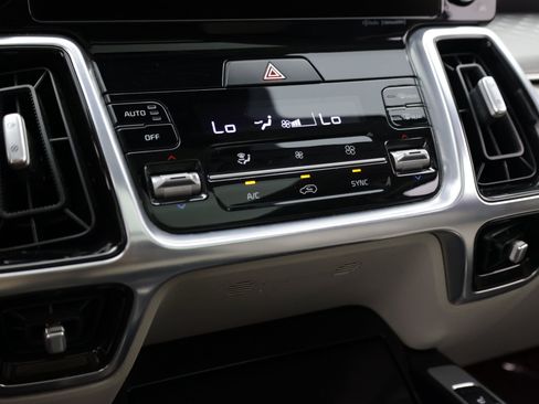 Used 2022 Kia Sorento SX AWD/4WD image 24