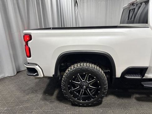 Used 2020 Chevrolet Silverado 2500 High Country w/ Z71 Off-Road Package image 15
