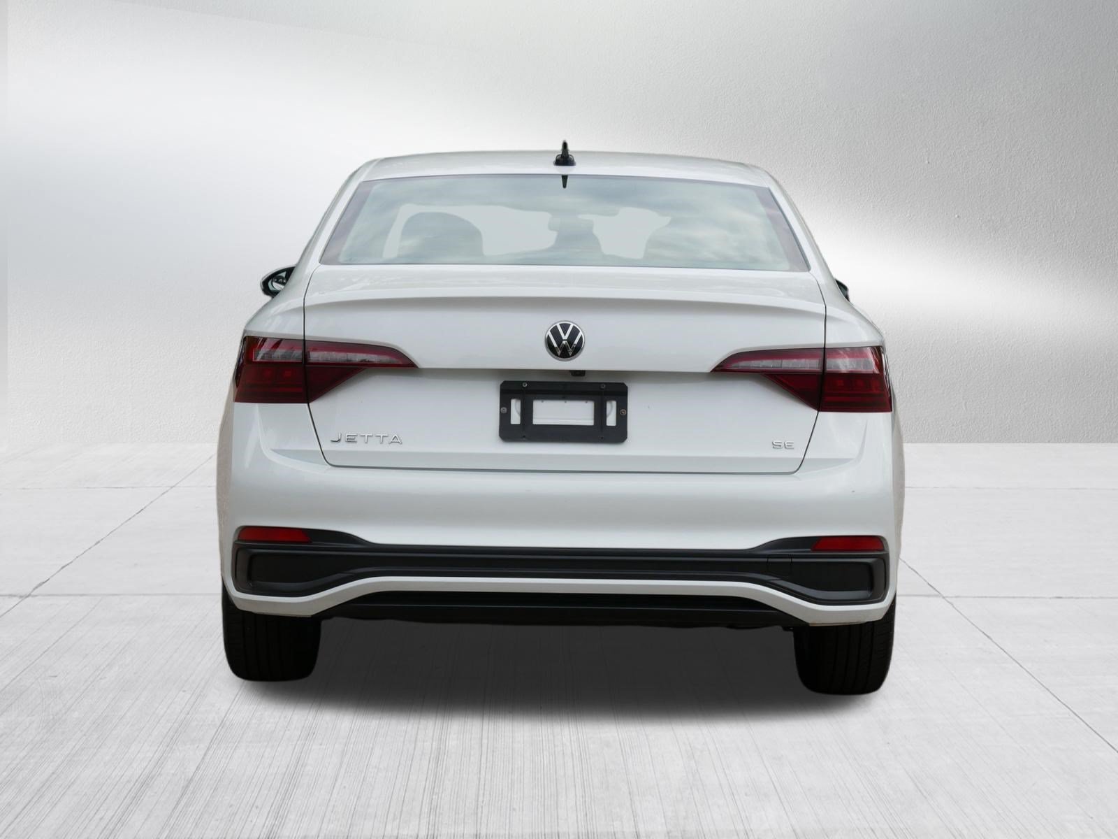 Used 2023 Volkswagen Jetta SE FWD image 6