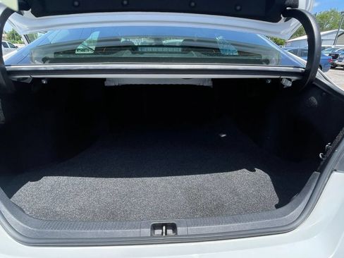 Used 2018 Toyota Camry SE FWD image 16
