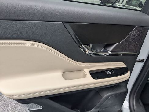 Used 2025 Lincoln Corsair FWD w/ Equipment Group 101A image 25