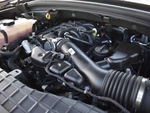 Used 2021 Jeep Grand Cherokee L Limited AWD/4WD image 39