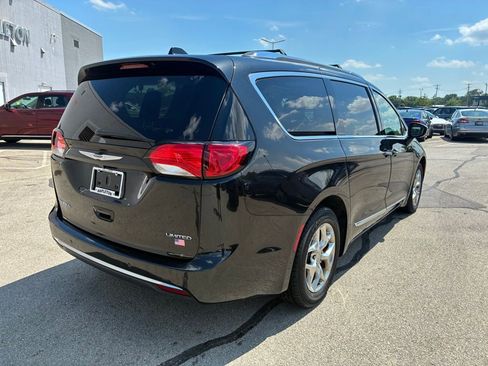 Used 2019 Chrysler Pacifica Limited FWD image 7
