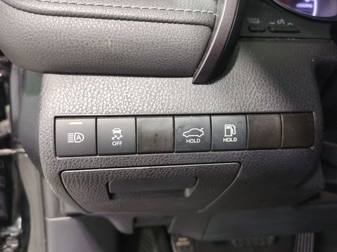 Used 2023 Toyota Camry SE image 30