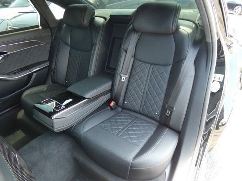 Used 2023 Audi S8 4dr w/ S8 Comfort Plus Package image 31