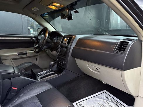 Used 2006 Chrysler 300 SRT8 w/ SRT Option Group II image 28
