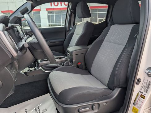 Used 2023 Toyota Tacoma TRD Sport w/ Advanced Technology Package image 10