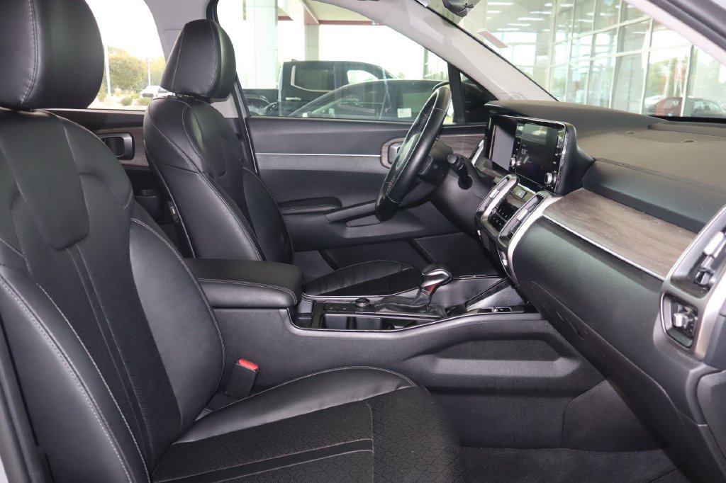 Used 2022 Kia Sorento S w/ Panoramic Sunroof Package AWD/4WD image 47