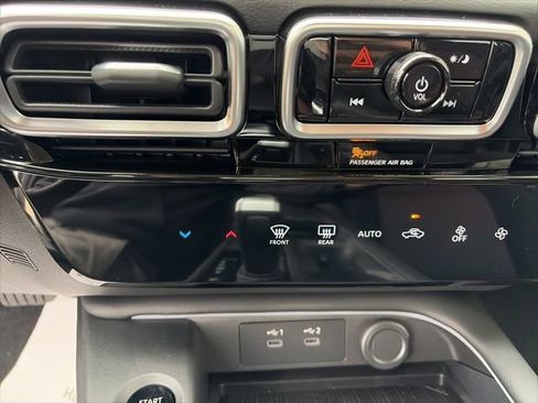 New 2026 Nissan Sentra SR image 17