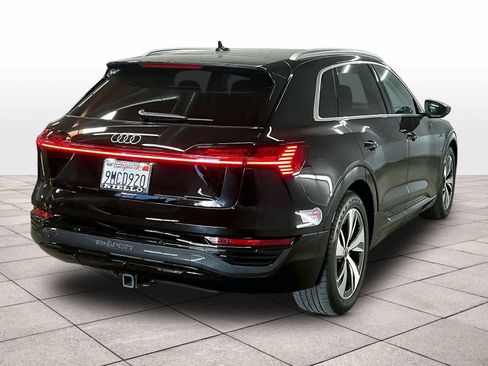 Certified 2024 Audi Q8 e-tron Premium Plus w/ Premium Plus Package AWD/4WD image 15