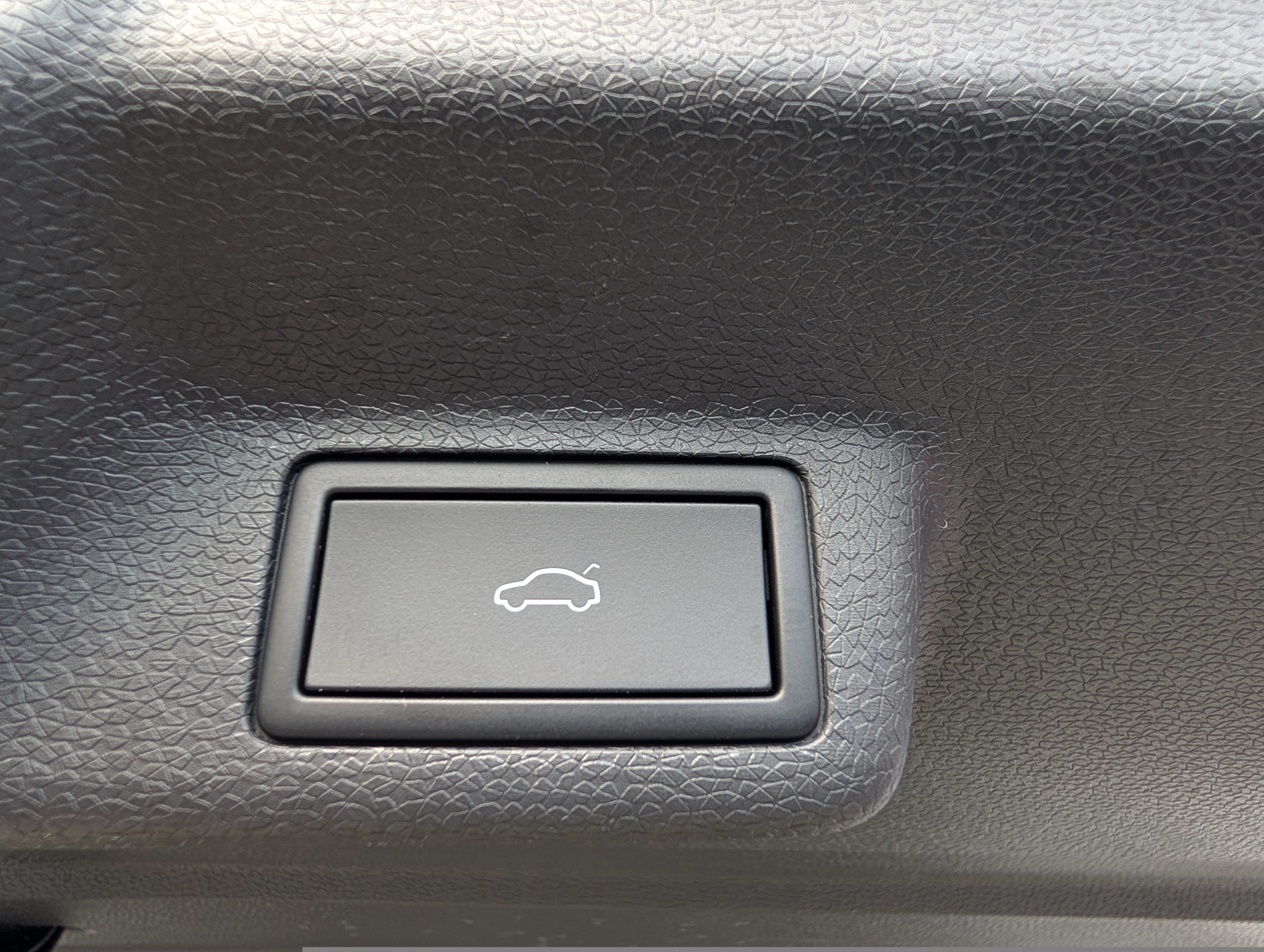 Used 2025 Volkswagen ID. Buzz Pro S Plus RWD image 15
