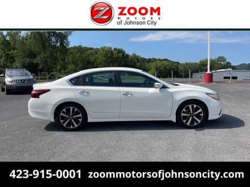 Used 2017 Nissan Altima 2.5 SR image 1
