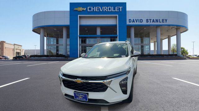 Used 2026 Chevrolet Trax LT FWD image 3