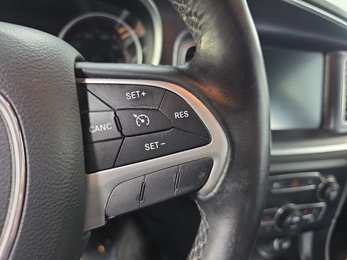 Used 2016 Dodge Charger SXT w/ Navigation & Travel Group AWD/4WD image 17