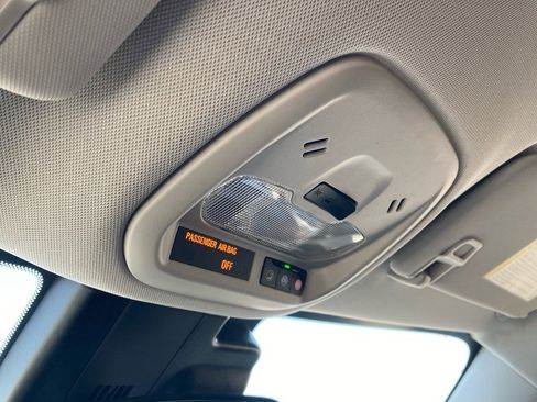 Used 2025 Chevrolet Trax LT image 25