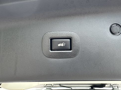 Used 2019 Nissan Armada Platinum w/ Captain's Chairs Package RWD image 19