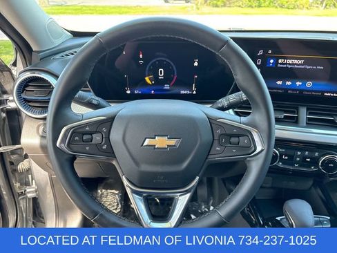 Certified 2024 Chevrolet Trax LT w/ Driver Confidence Package FWD image 11