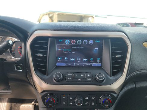 Used 2019 GMC Acadia Denali image 18
