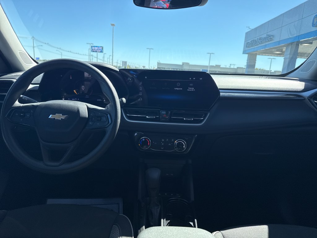 Used 2025 Chevrolet TrailBlazer LT AWD/4WD image 14
