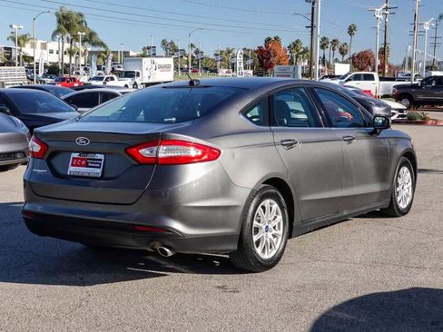 Used 2016 Ford Fusion S image 4