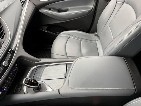 Used 2019 Buick Enclave Essence AWD/4WD image 23