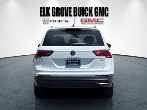 Used 2024 Volkswagen Tiguan SE AWD/4WD image 5