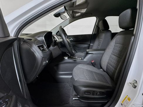 Certified 2024 Chevrolet Equinox LT FWD image 18
