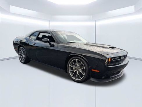 Used 2022 Dodge Challenger GT RWD image 2