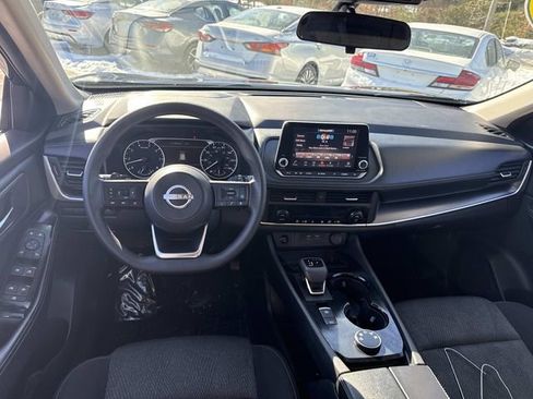Used 2024 Nissan Rogue SV image 16