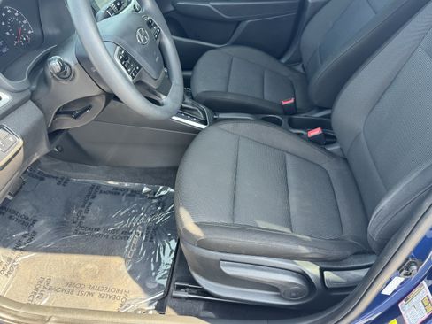 Used 2022 Hyundai Accent SE w/ Cargo Package FWD image 9